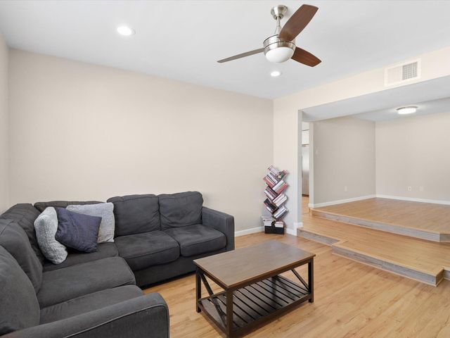 6405 Avenida La Costa NE, Albuquerque, NM 87109