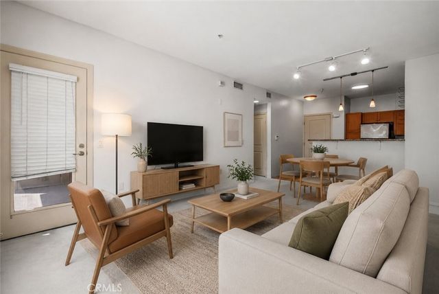 100 S Alameda 280, Los Angeles, CA 90012