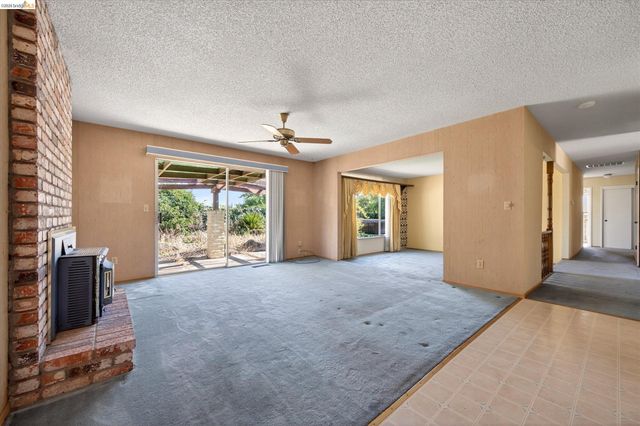 1857 Heatherwood Dr, Pittsburg, CA 94565