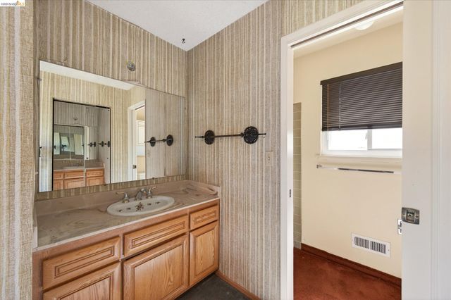 1857 Heatherwood Dr, Pittsburg, CA 94565