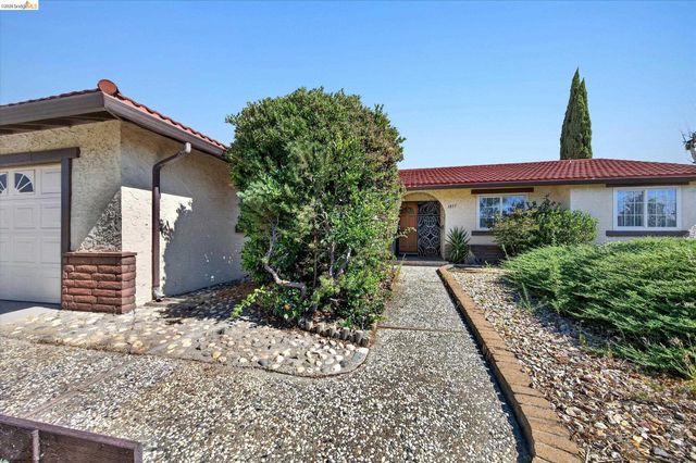 1857 Heatherwood Dr, Pittsburg, CA 94565
