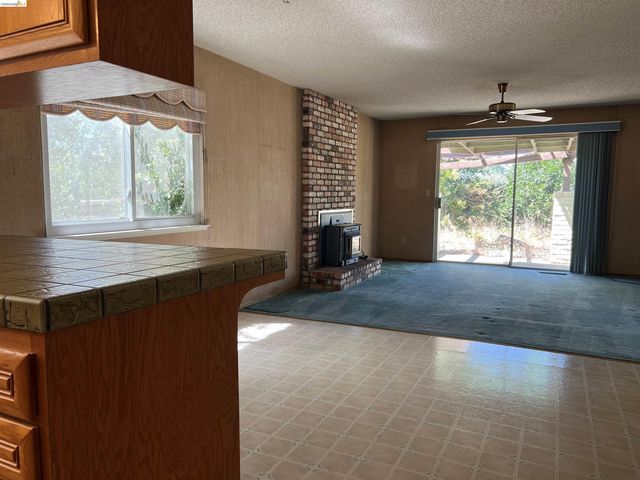 1857 Heatherwood Dr, Pittsburg, CA 94565