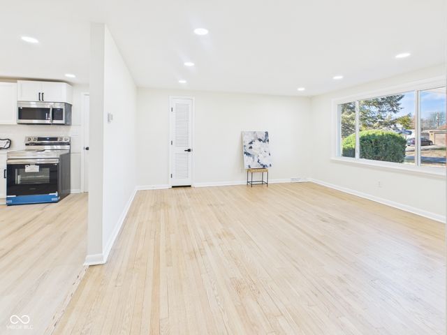 5 W Estate Street, Anderson, IN 46013