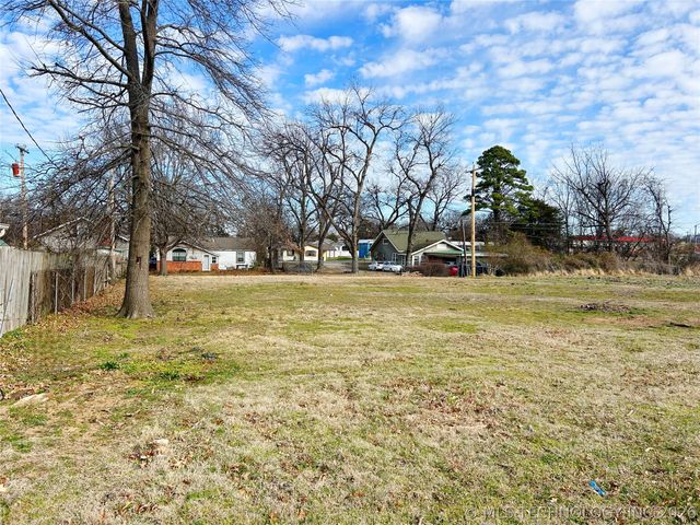 727 E 21st Street, Okmulgee, OK 74447