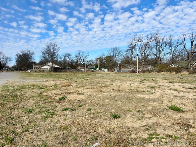727 E 21st Street, Okmulgee, OK 74447