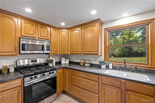 5469 South Freeman Road, Orchard Park, NY 14127