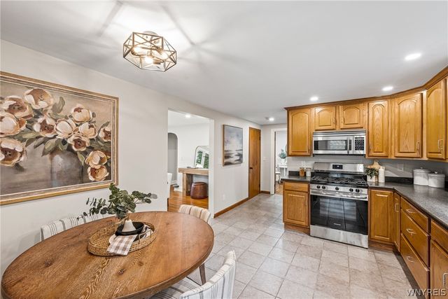 5469 South Freeman Road, Orchard Park, NY 14127
