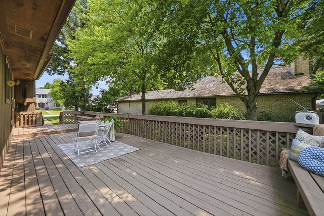 800 Ravinia Drive, Shorewood, IL 60404