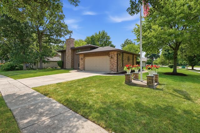 800 Ravinia Drive, Shorewood, IL 60404
