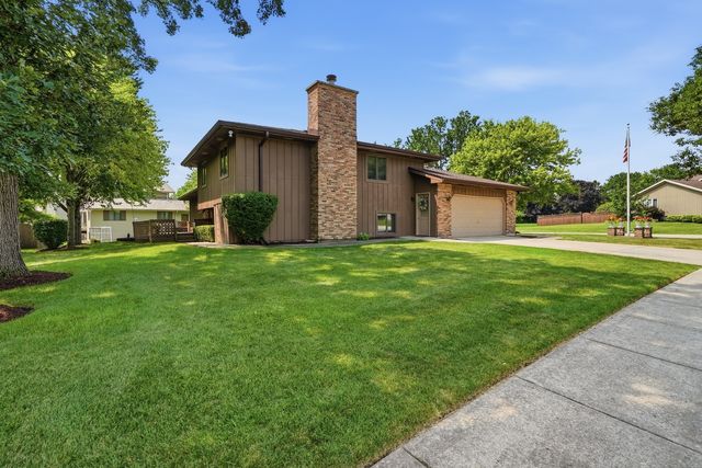 800 Ravinia Drive, Shorewood, IL 60404
