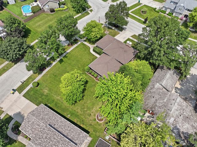 800 Ravinia Drive, Shorewood, IL 60404