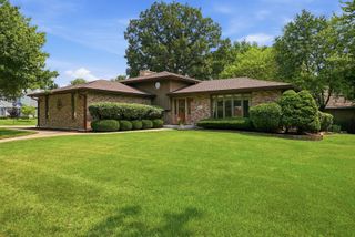 800 Ravinia Drive, Shorewood, IL 60404