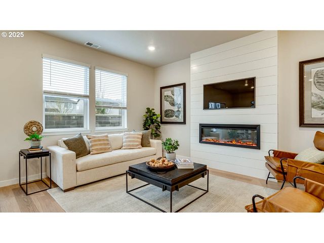 2170 36th Ave, Forest Grove, OR 97116