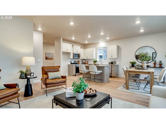 2170 36th Ave, Forest Grove, OR 97116