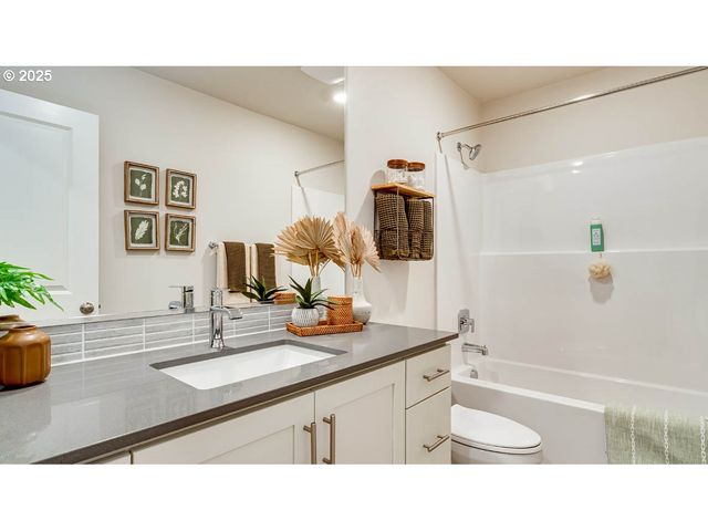 2170 36th Ave, Forest Grove, OR 97116