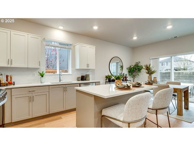 2170 36th Ave, Forest Grove, OR 97116