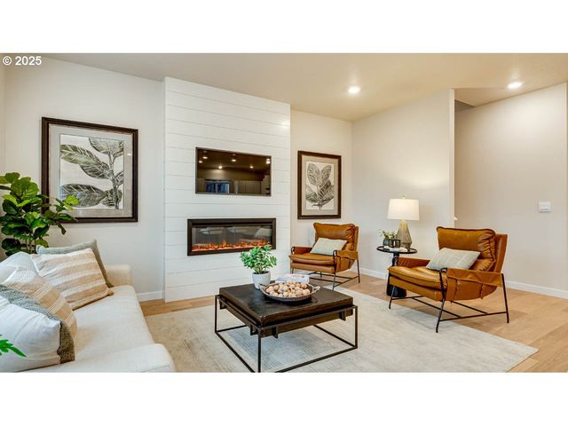 2170 36th Ave, Forest Grove, OR 97116