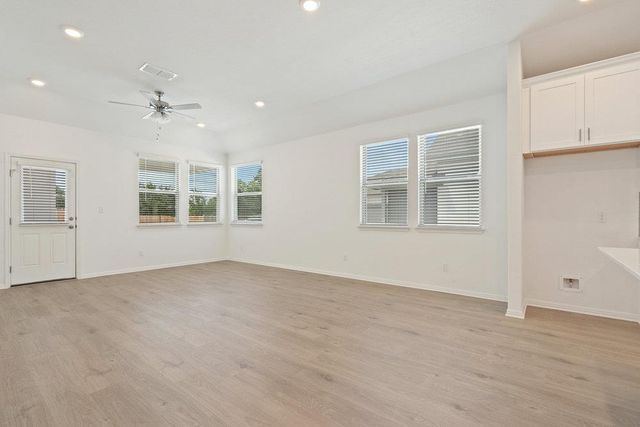 267 Tenny LN, Kyle, TX 78640