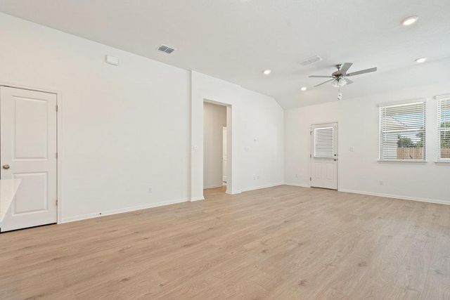 267 Tenny LN, Kyle, TX 78640