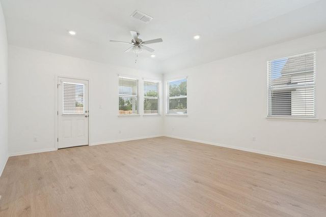 267 Tenny LN, Kyle, TX 78640