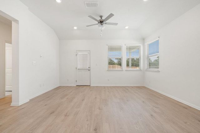 267 Tenny LN, Kyle, TX 78640