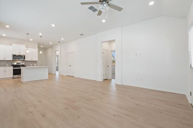 267 Tenny LN, Kyle, TX 78640