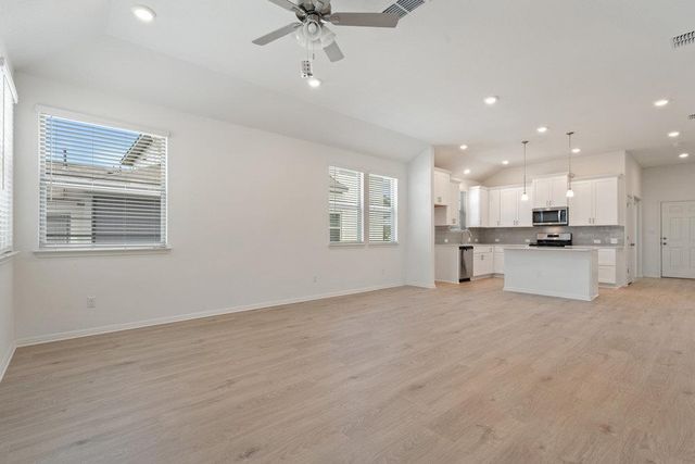 267 Tenny LN, Kyle, TX 78640