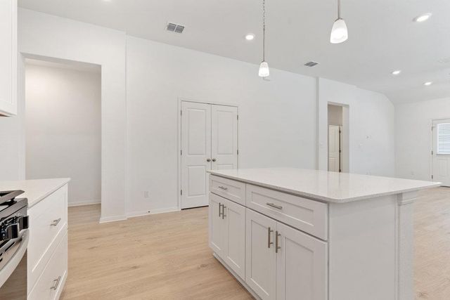 267 Tenny LN, Kyle, TX 78640