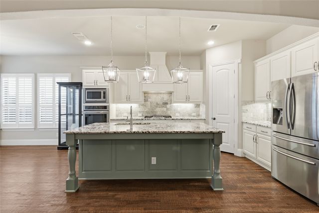 204 Shadow Creek Lane, Hickory Creek, TX 75065