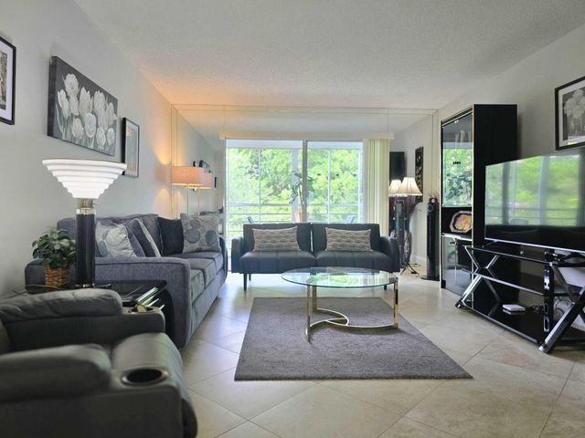 2402 Antigua Circle E3, Coconut Creek, FL 33066