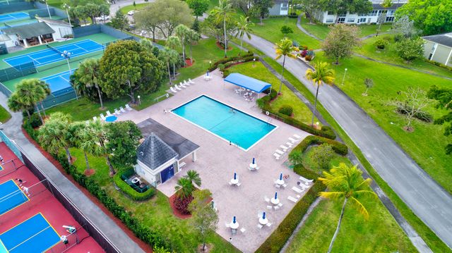 2402 Antigua Circle E3, Coconut Creek, FL 33066