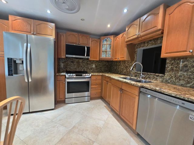 2402 Antigua Circle E3, Coconut Creek, FL 33066