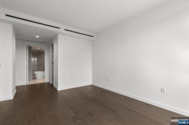 320 Adolphus Avenue 604, Cliffside Park, NJ 07010