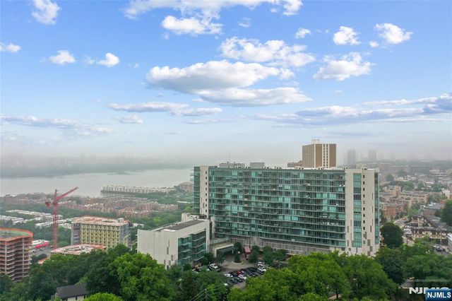 320 Adolphus Avenue 604, Cliffside Park, NJ 07010