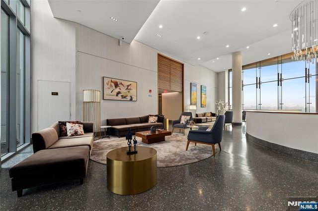 320 Adolphus Avenue 604, Cliffside Park, NJ 07010