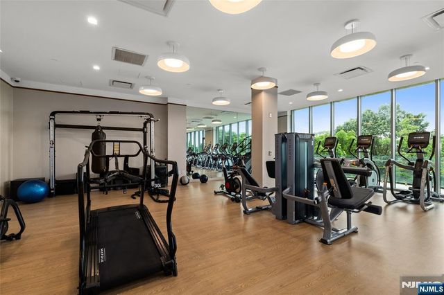 320 Adolphus Avenue 604, Cliffside Park, NJ 07010