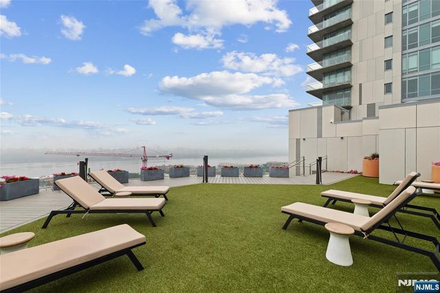 320 Adolphus Avenue 604, Cliffside Park, NJ 07010