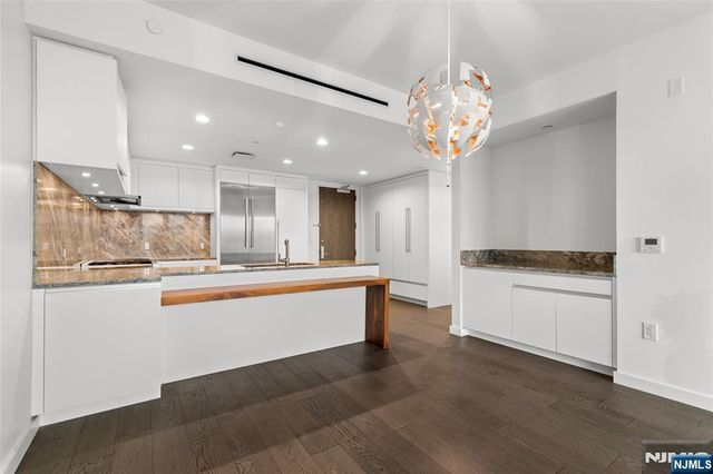 320 Adolphus Avenue 604, Cliffside Park, NJ 07010