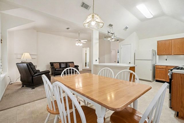 11019 31st Avenue N, Texas City, TX 77591