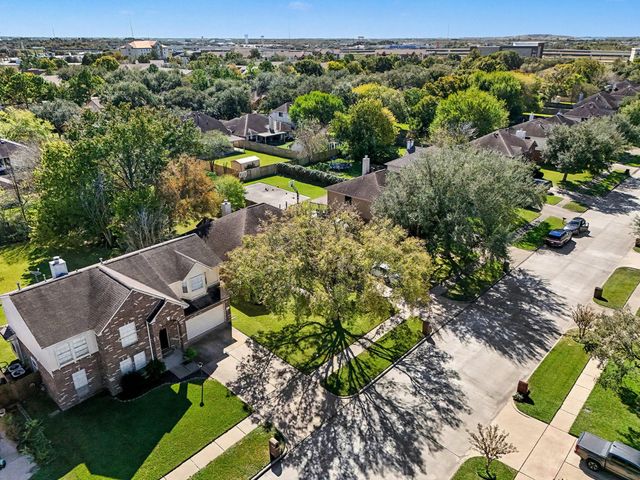 11019 31st Avenue N, Texas City, TX 77591