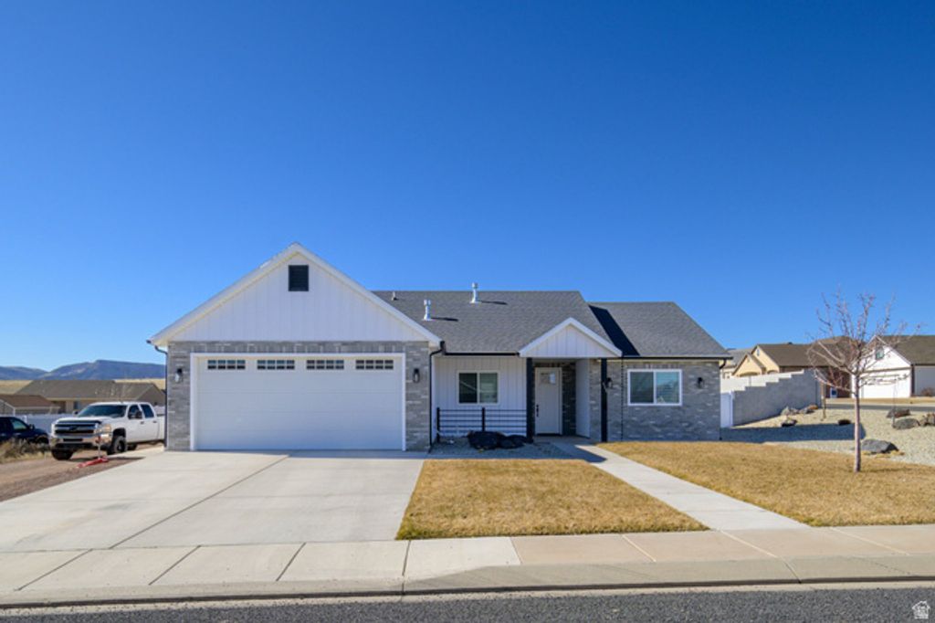 453 N 300 W, Enterprise, UT 84725