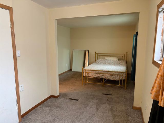 106 9th Ave SE, Minot, ND 58701