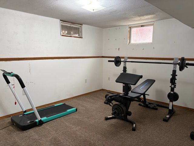 106 9th Ave SE, Minot, ND 58701