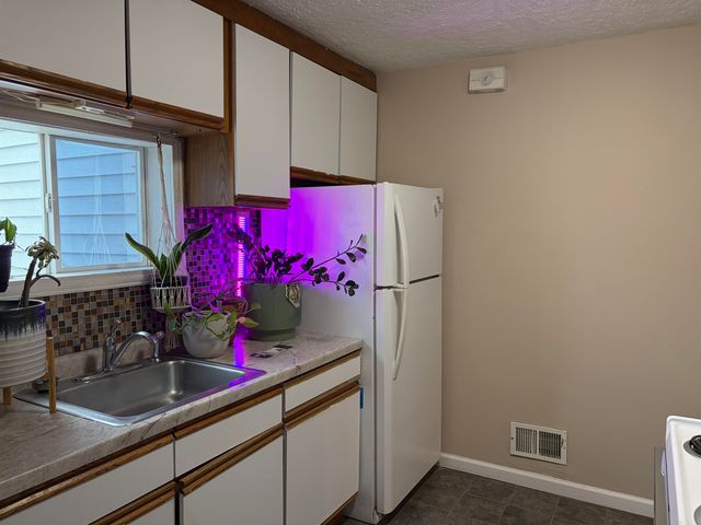 106 9th Ave SE, Minot, ND 58701