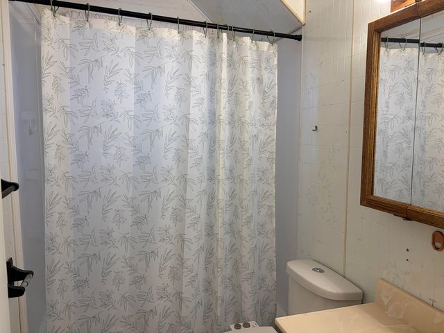 106 9th Ave SE, Minot, ND 58701