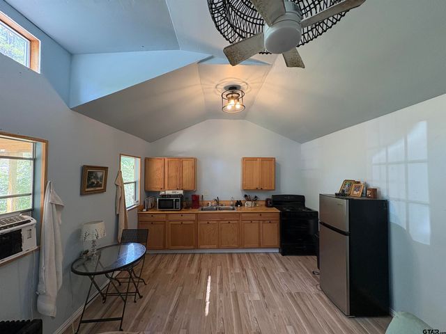 652 Lake Rd, Bullard, TX 75757