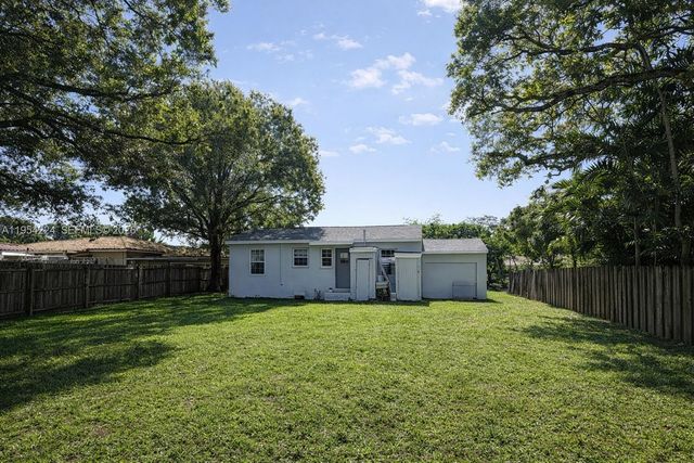 501 SW 11th Ct, Fort Lauderdale, FL 33315