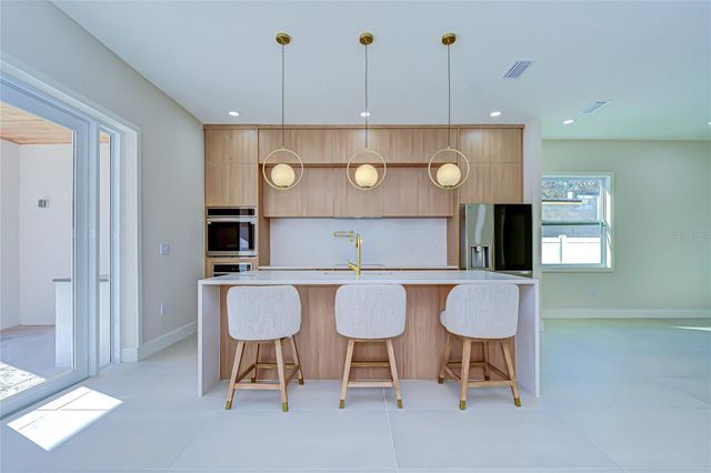 1808 W ERNA DRIVE, Tampa, FL 33603