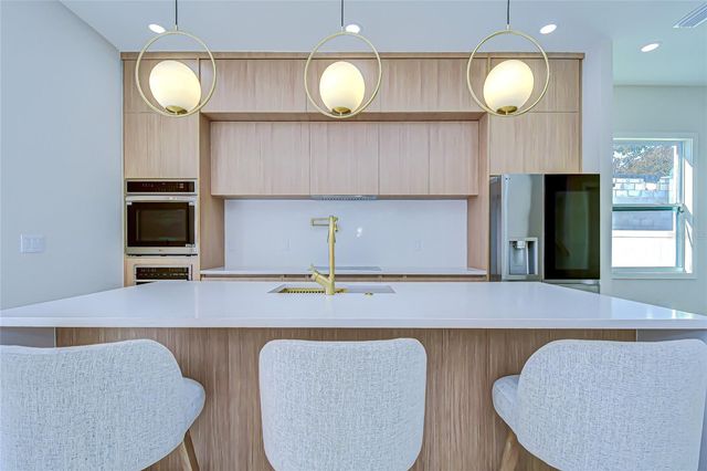 1808 W ERNA DRIVE, Tampa, FL 33603