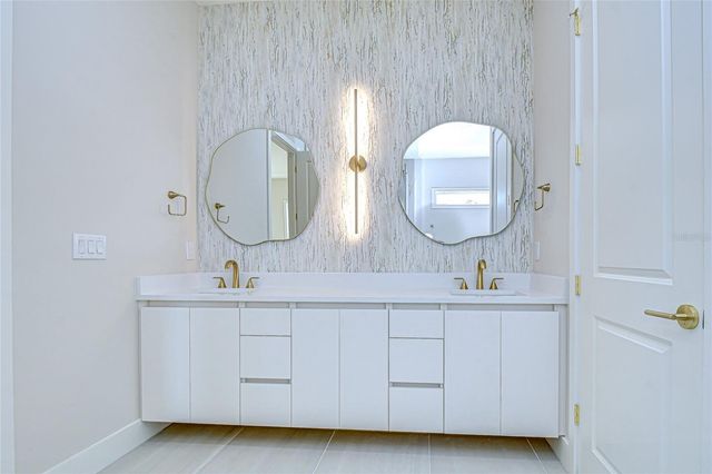 1808 W ERNA DRIVE, Tampa, FL 33603